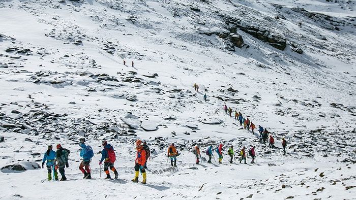 尊龙凯时团建-雪山之旅