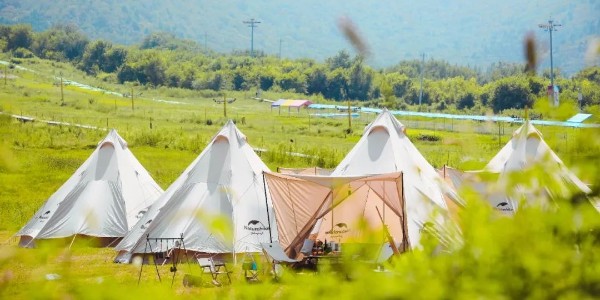 Sanfo hood趣野之地丨 初夏滑雪场，五一露营狂欢季~这个营地简直奇妙！